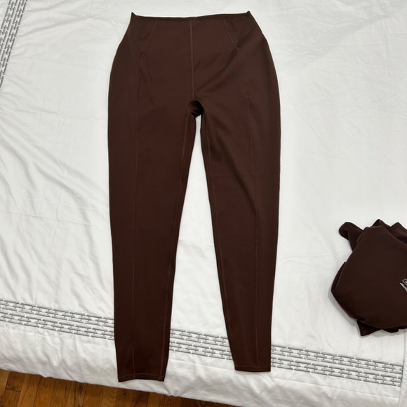 Skims x North Face Top & Leggings (Set) Brown - Picture 8 of 9